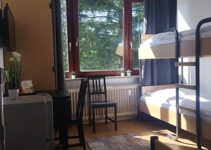 Monteurzimmer In West Bei Hansezimmer *