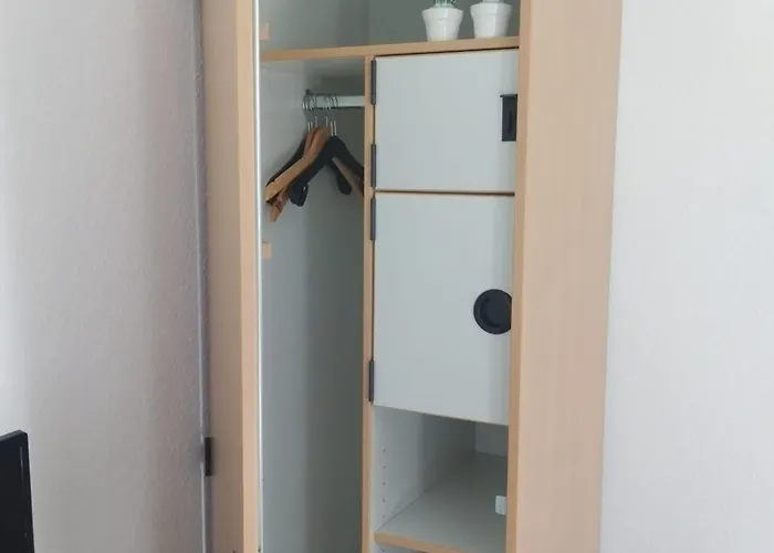 Monteurzimmer In West Bei Hansezimmer Hostel *