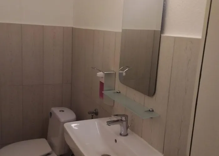 Hostel Monteurzimmer In West Bei Hansezimmer *