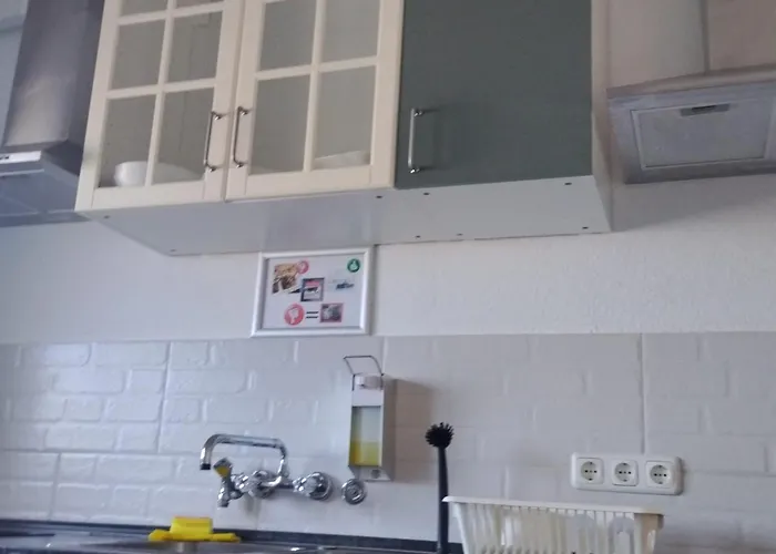 Monteurzimmer In West Bei Hansezimmer Hostel *